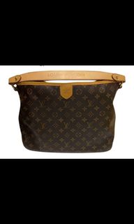 (Category: ) located in . Submitted by mee_selling (Listing ID 1103930035, Image 1). Description: .