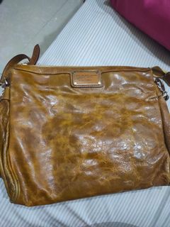 (Category: ) located in . Submitted by qaishallyspreloved (Listing ID 1103921101, Image 1). Description: .