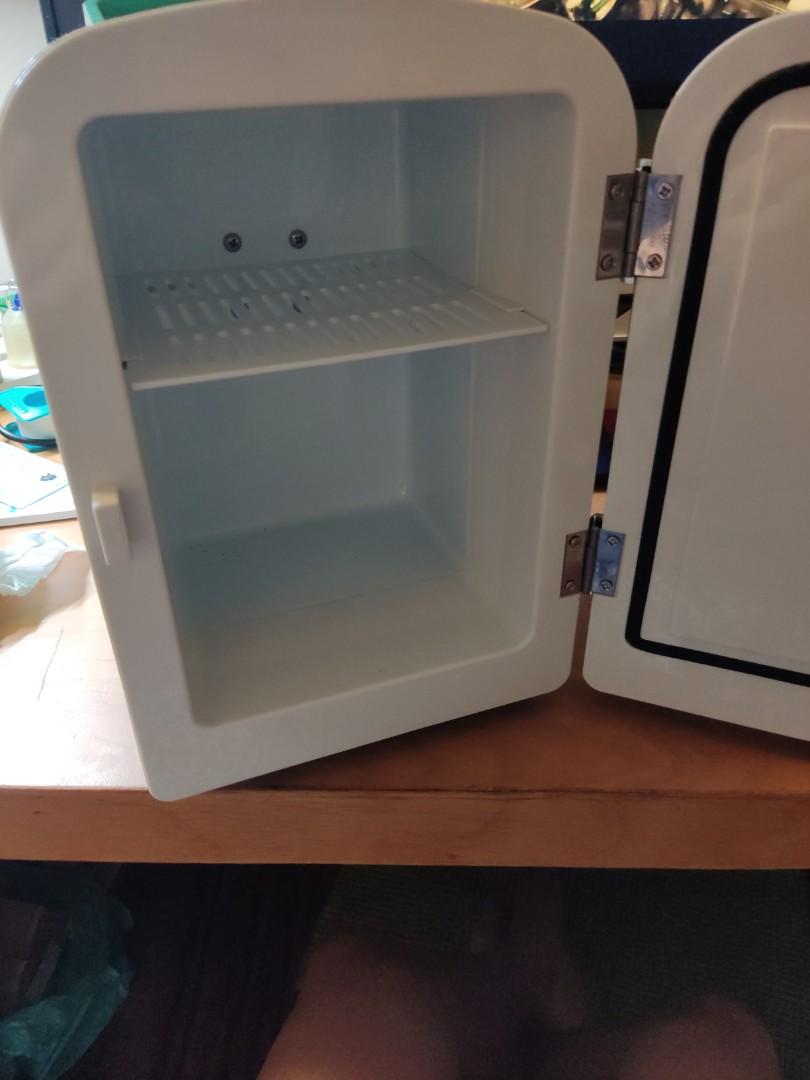 SC mini fridge, TV & Home Appliances, Kitchen Appliances, Refrigerators