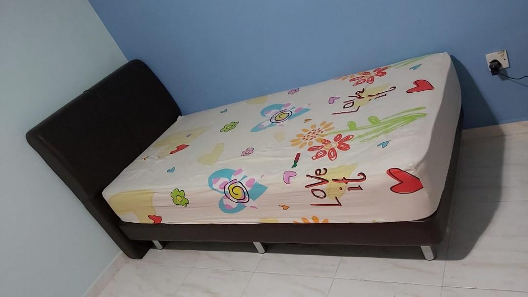 Single Bed (Category: Bed Frames & Mattresses) located in Singapore. Submitted by emilykf (Listing ID 1103972732, Image 3). Description: Bed frames and single bed both go for $50. Used and keep there for a few years in common bed. *self collection/self arrange delivery.