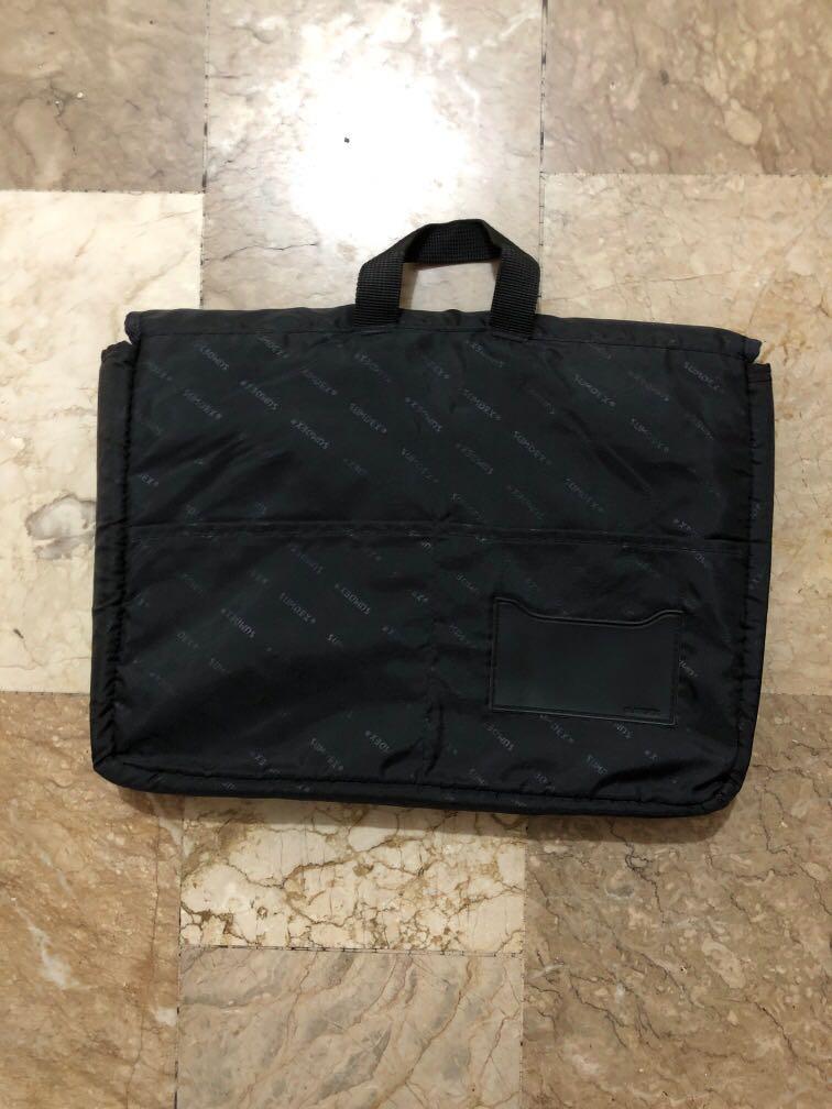 13” Black Laptop Sleeve (Category: Laptop Bags & Sleeves) located in Manila. Submitted by alienauntie (Listing ID 1104150560, Image 2). Description: .