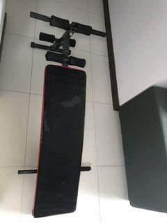 Adjustable foldable workout bench