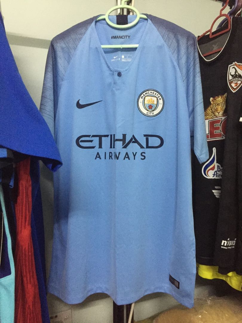 Authentic Manchester City 18 19 home jersey size L Men s Fashion