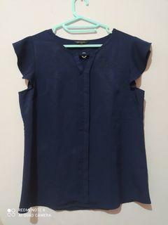 baju brand the executive navy  woman top 
like new banget