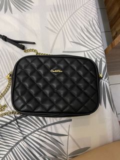 (Category: ) located in . Submitted by preloved_sh1t (Listing ID 1104212346, Image 1). Description: .