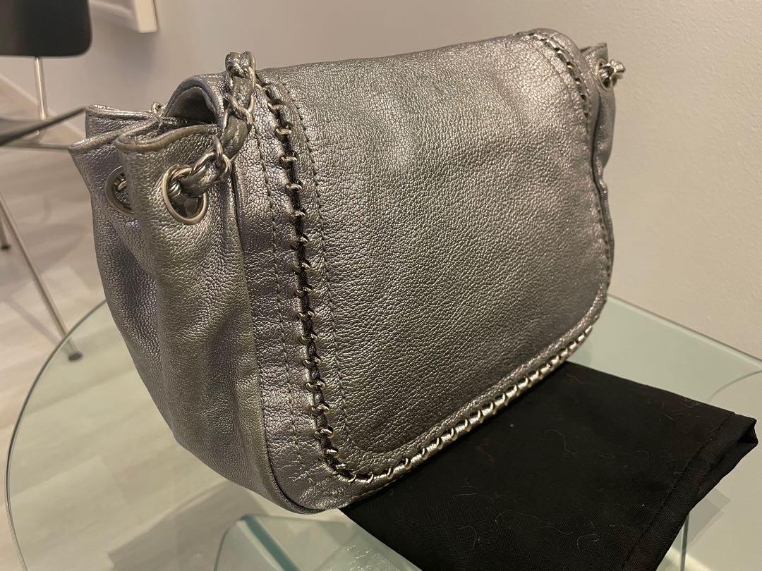 CHANEL Authentic Luxe Ligne Flap Bag