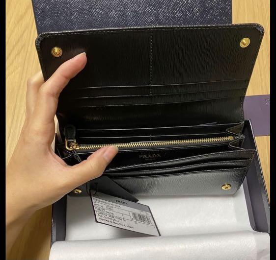 全新full set Prada Wallet, 名牌, 手袋及銀包- Carousell