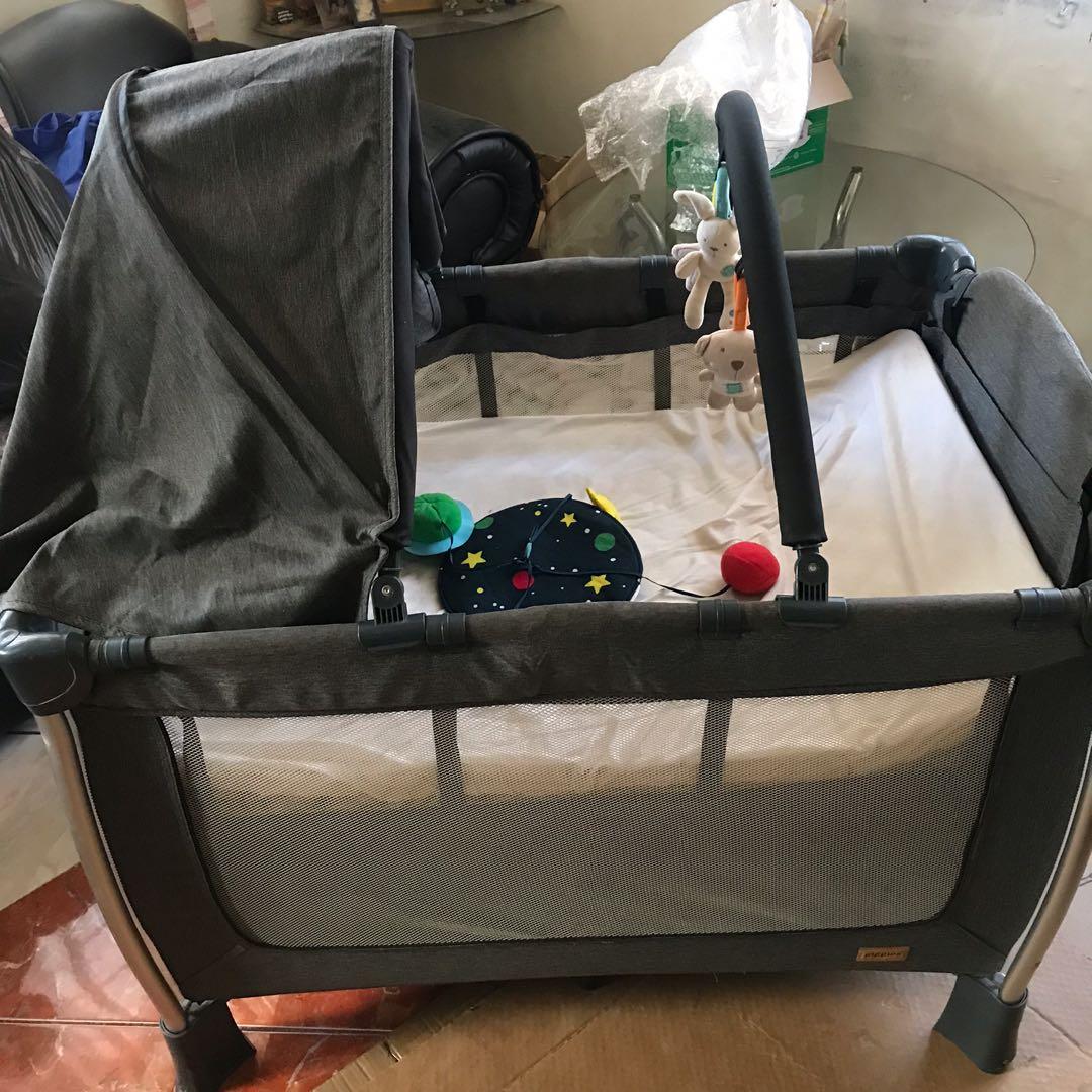 Giggles crib hot sale