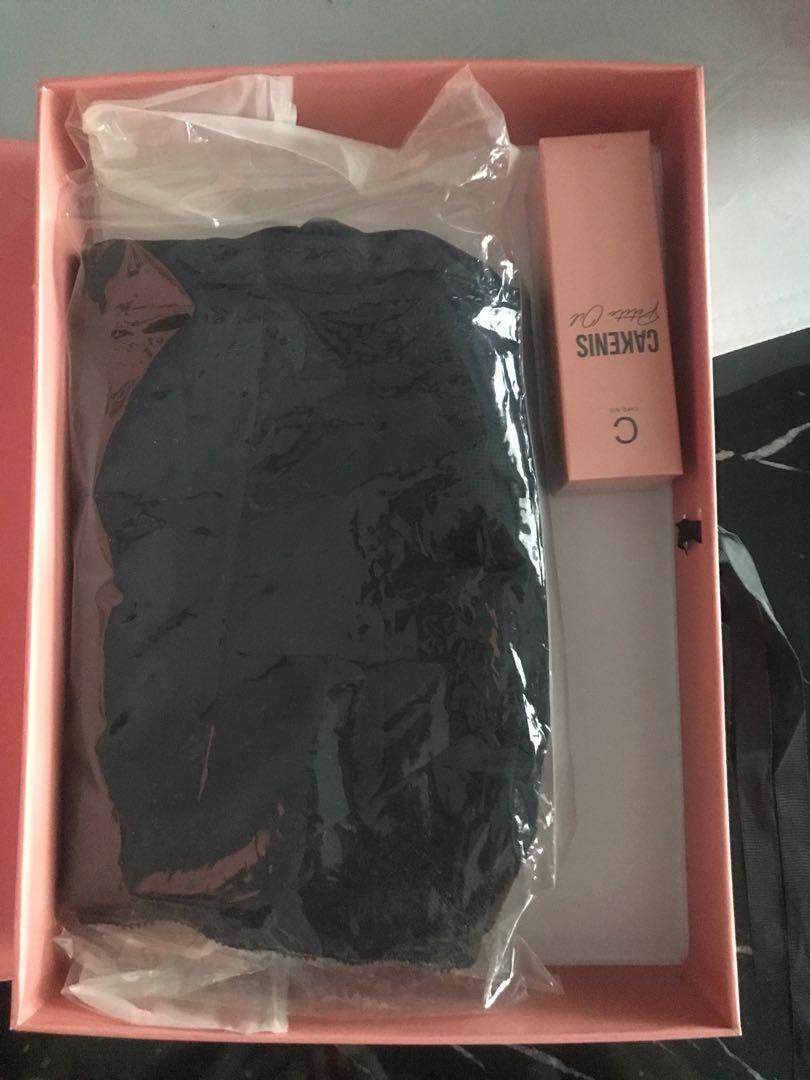 Girdle (Category: New Undergarments & Loungewear) located in Singapore. Submitted by rosdianaalias (Listing ID 1104100984, Image 4). Description: Cakenis Curves Girdle in Black Bought Wrong Size. Not used before. - Size : S - Material : Polyster - Color : Black.