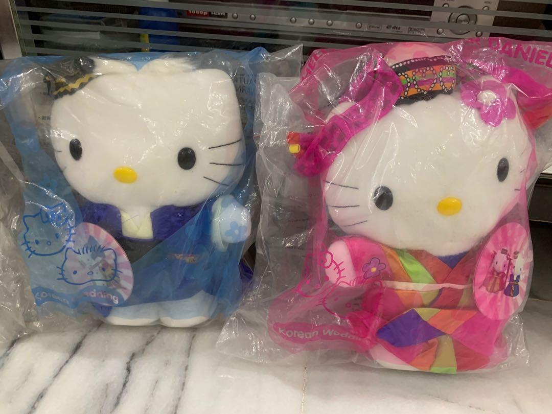 Hello Kitty (Category: Plushies & Soft Toys) located in Singapore. Submitted by xiaop83 (Listing ID 1104219913, Image 1). Description: Assorted Wedding Hello Kitty.