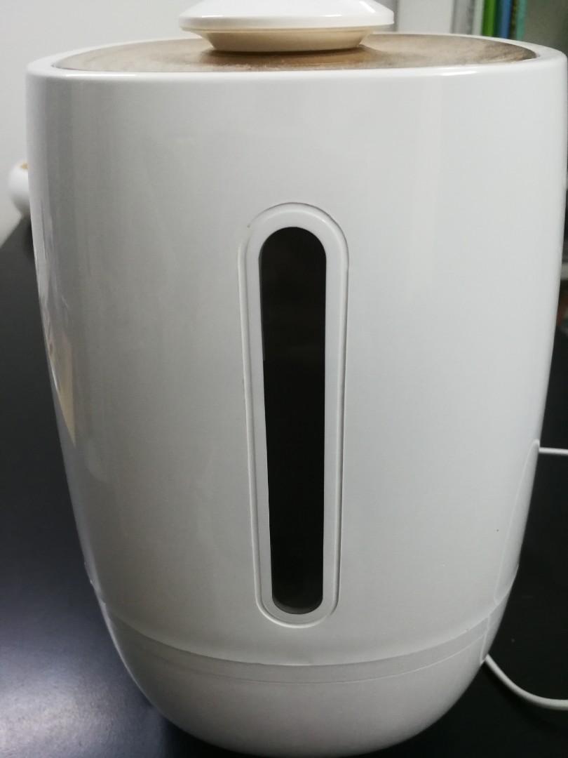 Humidifier (Category: Kettles & Airpots) located in Petaling Jaya. Submitted by ching90 (Listing ID 1104262864, Image 3). Description: used 5l capacity.