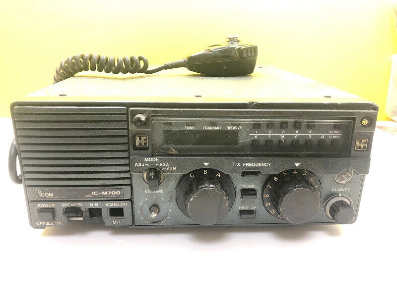 ICM700 HF MF SSB marine radio including HM28 microphone