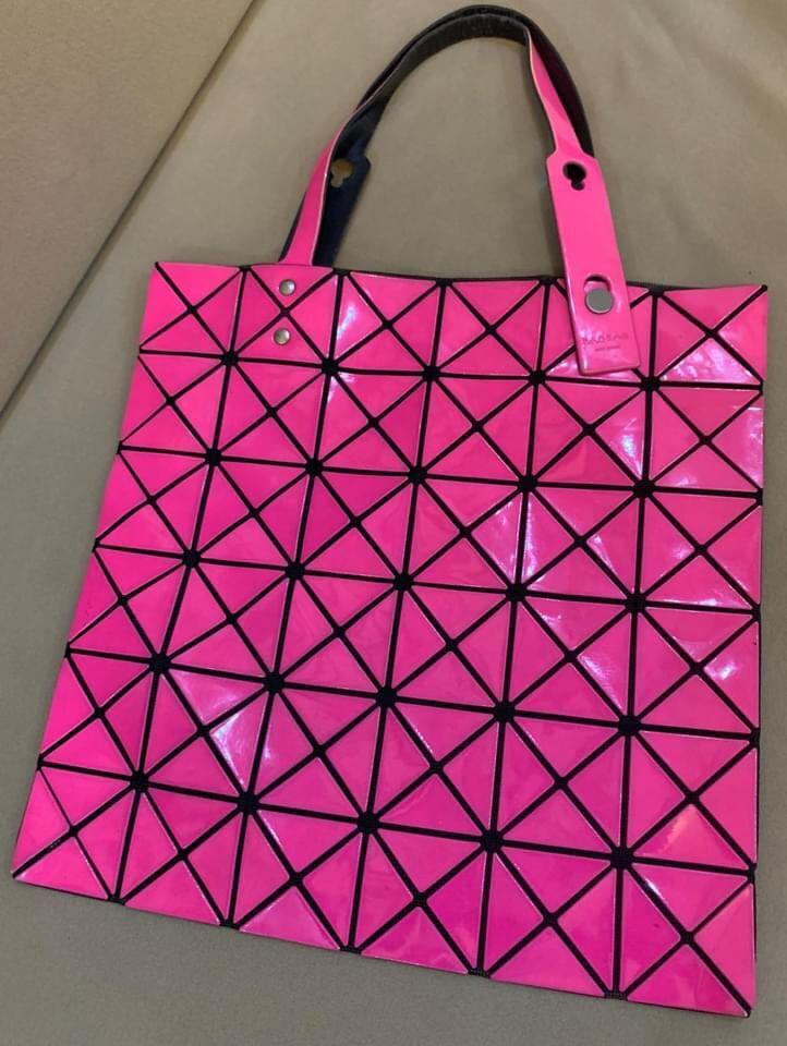Issey Miyake BAOBAO Lucent Bag (Category: Luxury Bags & Wallets) located in Taguig. Submitted by katlouieleandicho (Listing ID 1104307450, Image 1). Description: Issey Miyake BAOBAO Lucent Bag Made in France Japan Sourced Rank AB Price P3K 💯Authentic.