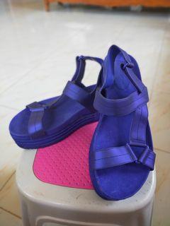 It Spring Blue Flatform Sandals