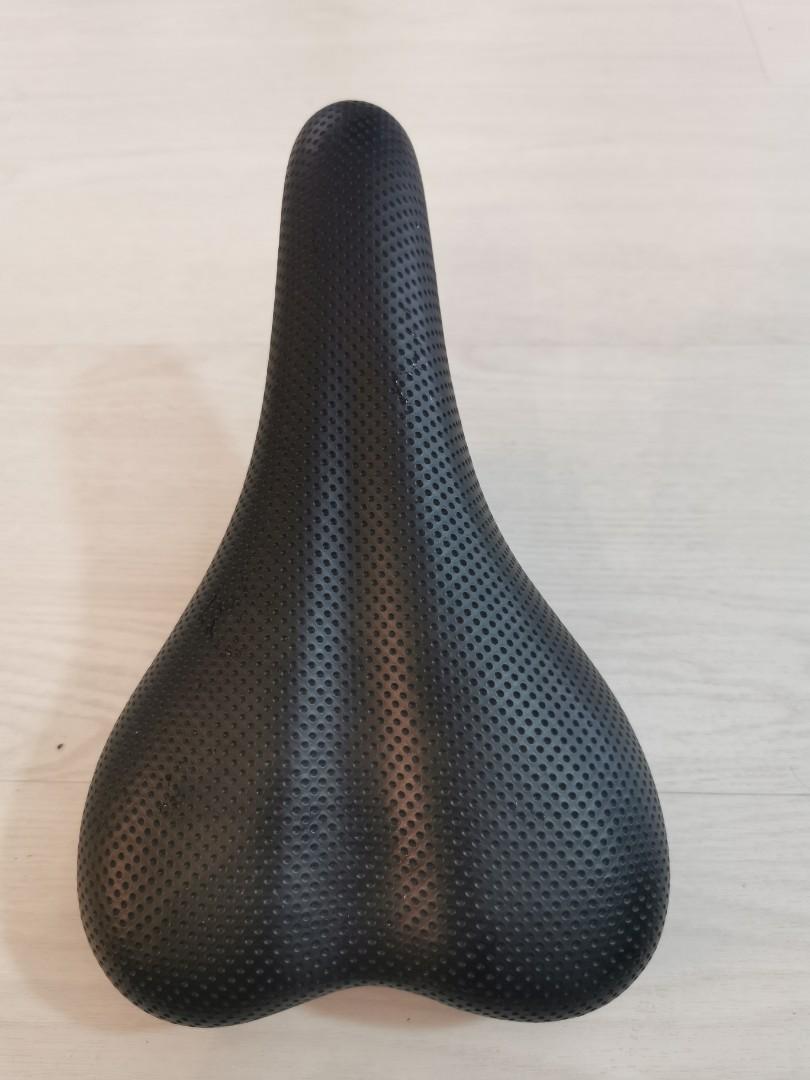 Java bicycle saddle (Category: Parts & Accessories) located in Singapore. Submitted by unknownfred (Listing ID 1104133758, Image 1). Description: Took it out on day 1. Was on JAVA TTS 😊😊.