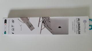 Laptop smart stand