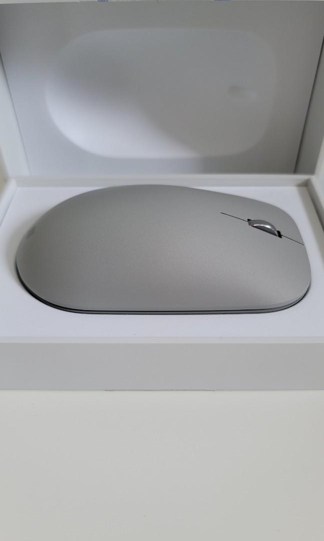 Microsoft Surface Mouse (Category: Mouse & Mousepads) located in Singapore. Submitted by techlocker (Listing ID 1104143937, Image 2). Description: Opened for demo only. Like new and never used at all. PM me if you're interested..