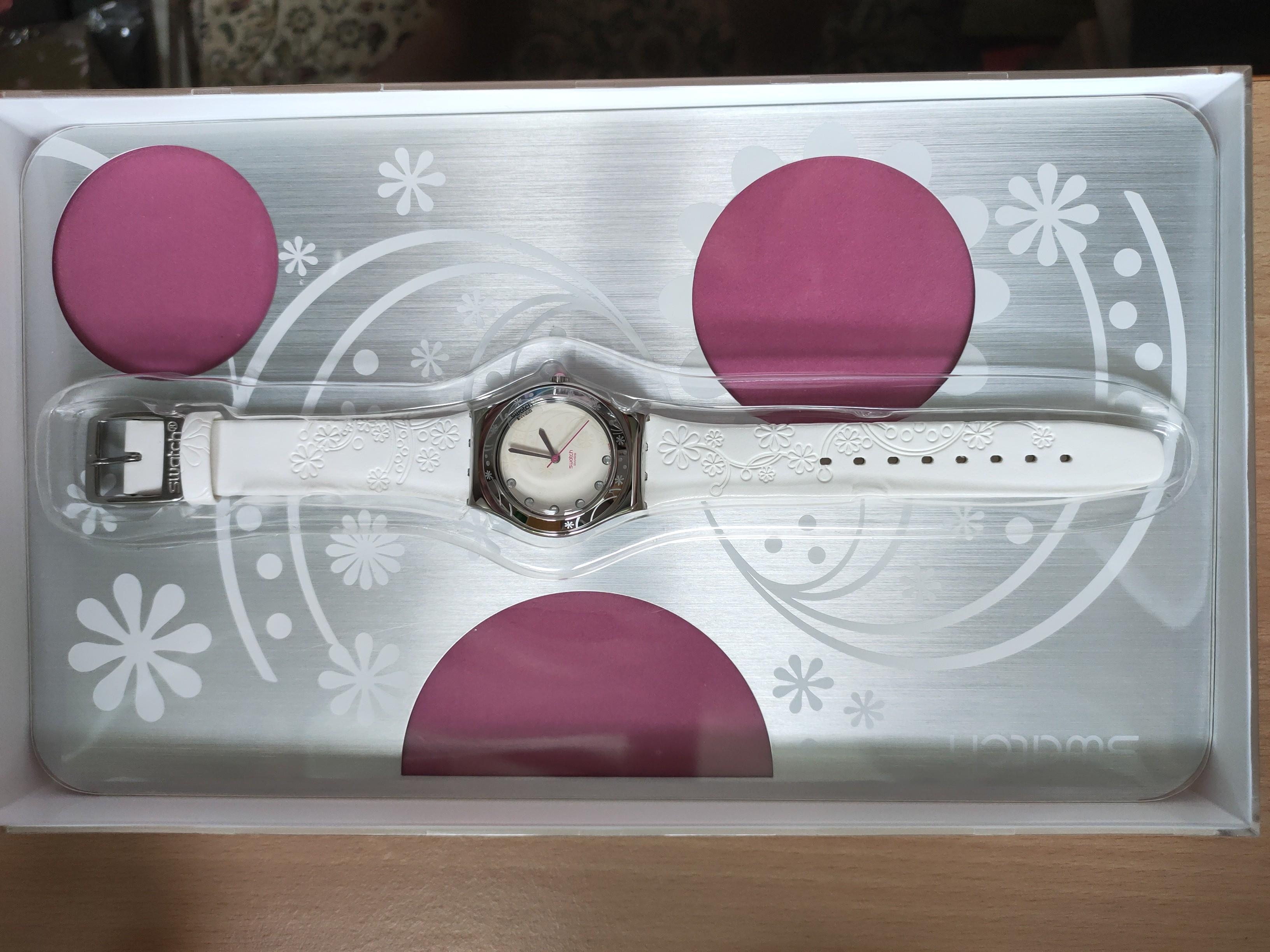 New Ladies Swatch in box