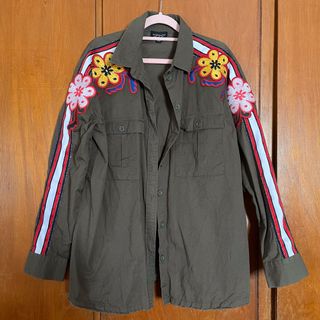(Category: ) located in . Submitted by sals_wardrobe (Listing ID 1104195698, Image 1). Description: .