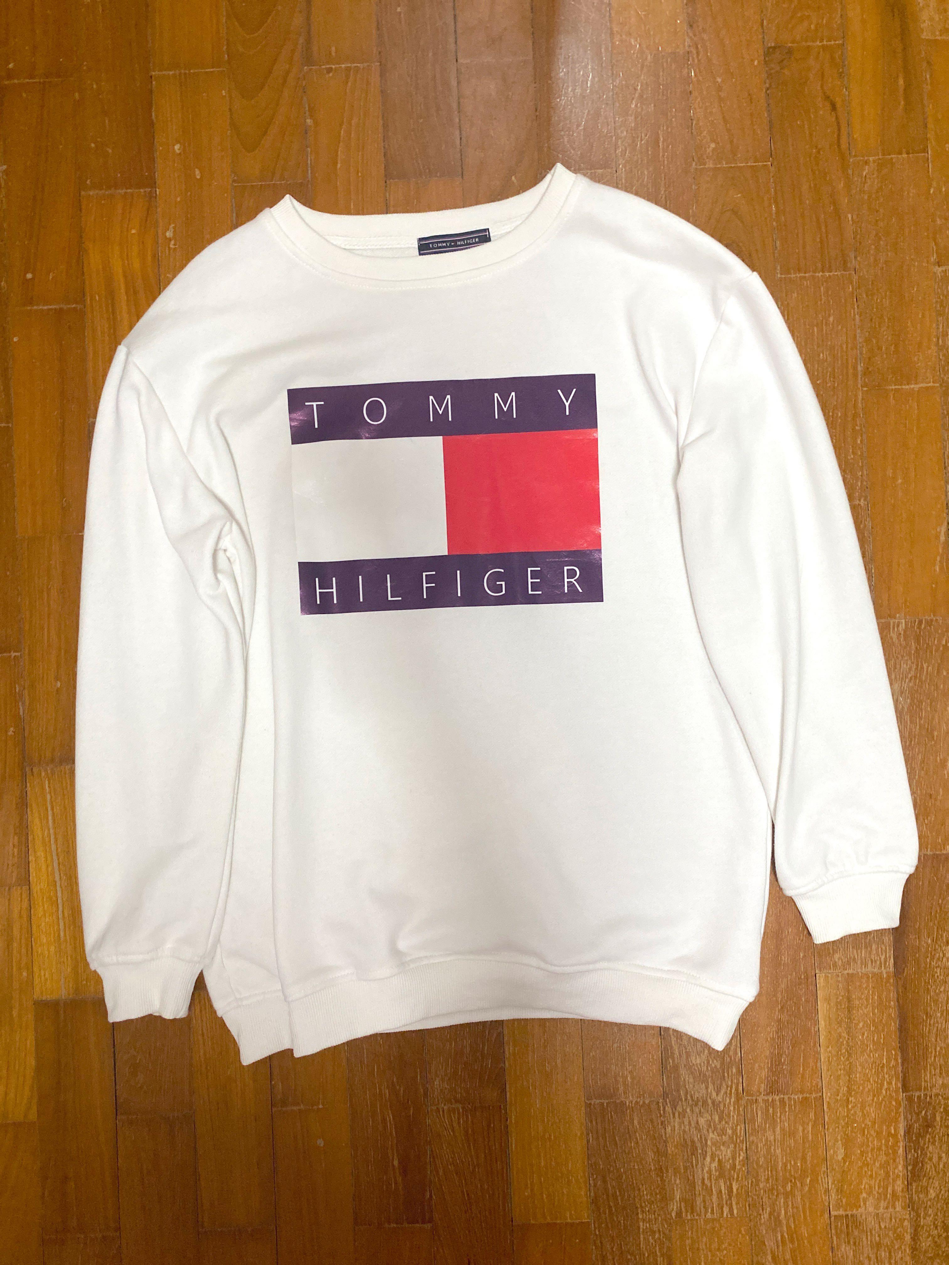 Oversized tommy hotsell hilfiger sweater