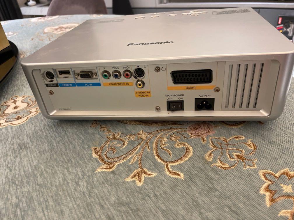 Panasonic pt ae900E 投影機, 音響器材, 可攜式音響設備- Carousell