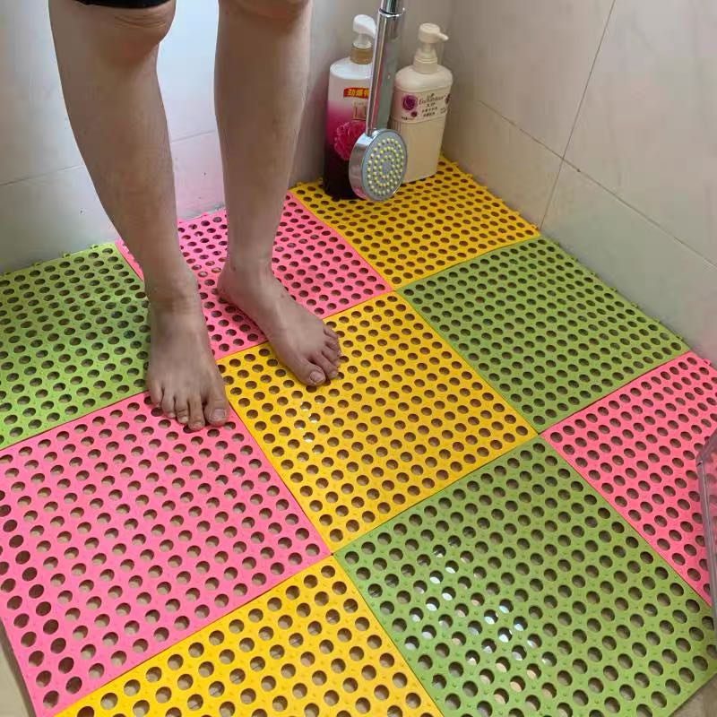 Prevent slipping mat in toilet for baby n elderly, Babies & Kids, Bathing & Changing, Bathtub