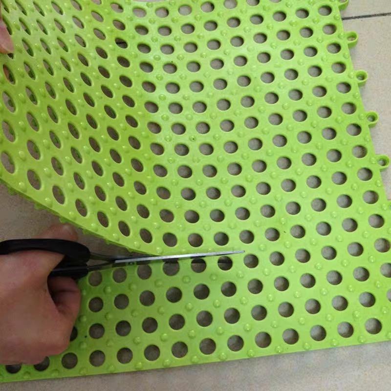 Prevent slipping mat in toilet for baby n elderly, Babies & Kids, Bathing & Changing, Bathtub