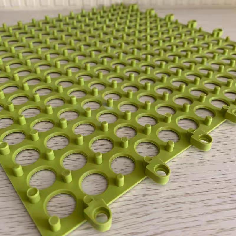 Prevent slipping mat in toilet for baby n elderly, Babies & Kids, Bathing & Changing, Bathtub