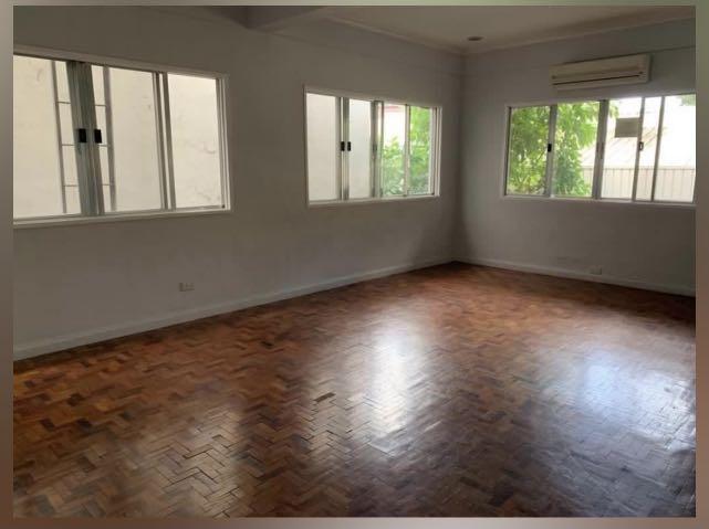 ROOM FOR RENT IN KATIPUNAN (Category: Room Rentals) located in Quezon City. Submitted by sikatolaya (Listing ID 1104117636, Image 1). Description: Available for viewing 71B Esteban Abada St., Brgy. Loyola Heights, Quezon City, Philippines with own restroom 𝗟𝗮𝗻𝗱𝗺𝗮𝗿𝗸𝘀: LRT Katipunan Station - 600 m Ateneo de Manila University - 1.2 km Miriam College - 1.2 km UP Town Center - 2 km LRT2 Cubao Station - 3 km University of the Philippines - 3.