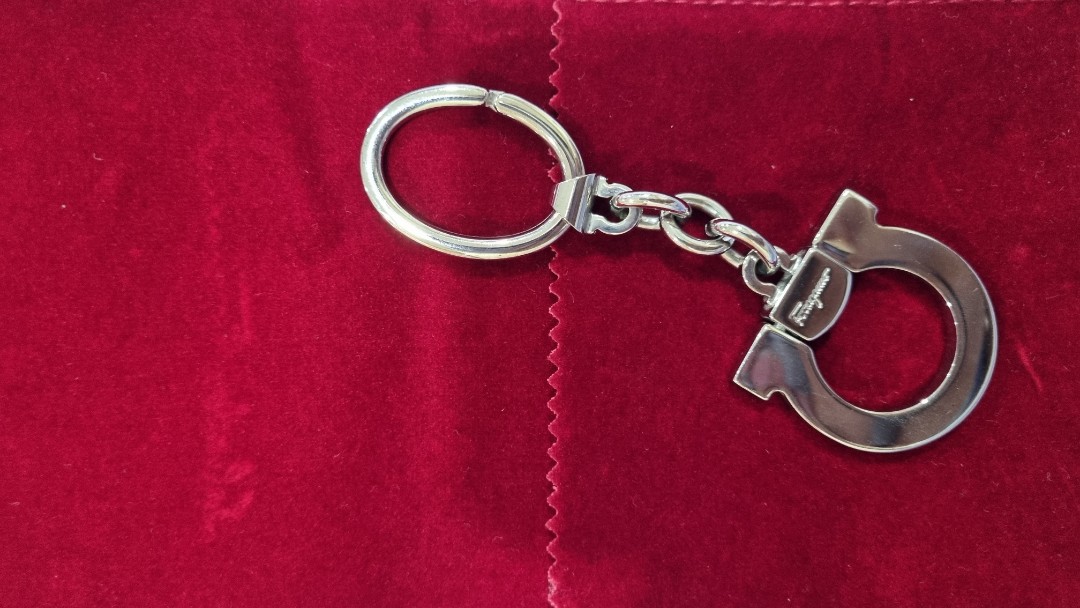 Salvatore ferragamo keychain online
