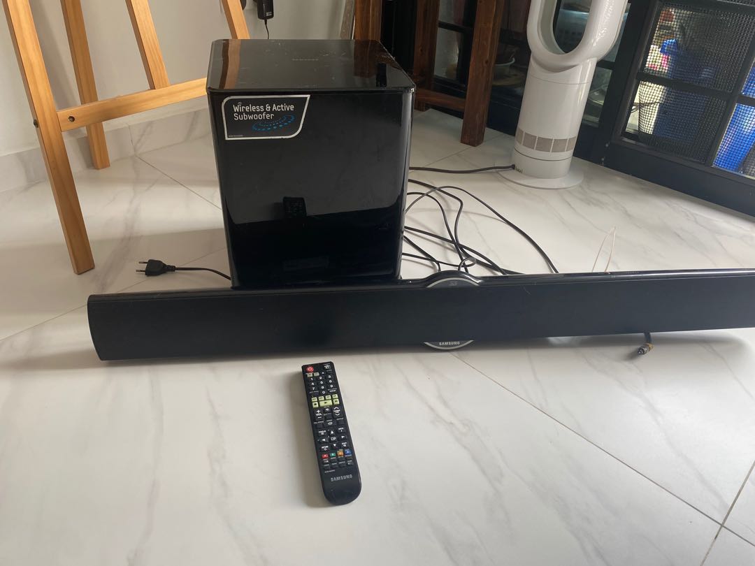 Samsung soundbar and subwoofer, Audio, Soundbars, Speakers & Amplifiers