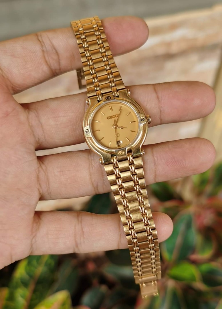 Swiss Gucci 9200L Gold Plated Quartz, Women's Fashion, Watches &  Accessories, Watches on Carousell