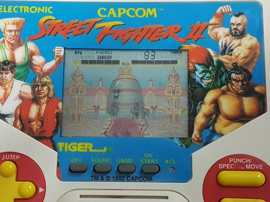 Tiger Electronics Handheld Game Street Fighter II 1988 Hobbies