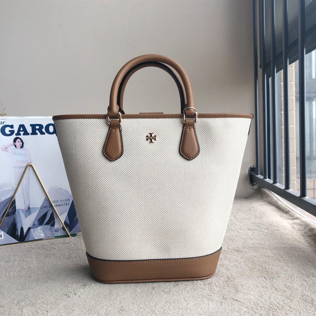 Tory Burch Carter canvas bucket bag, Women's Fashion, Bags & Wallets, Tote  Bags on Carousell