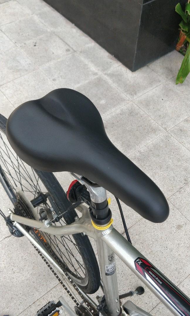 Trek Hybrid 7.3 FX just serviced Sports Equipment Bicycles