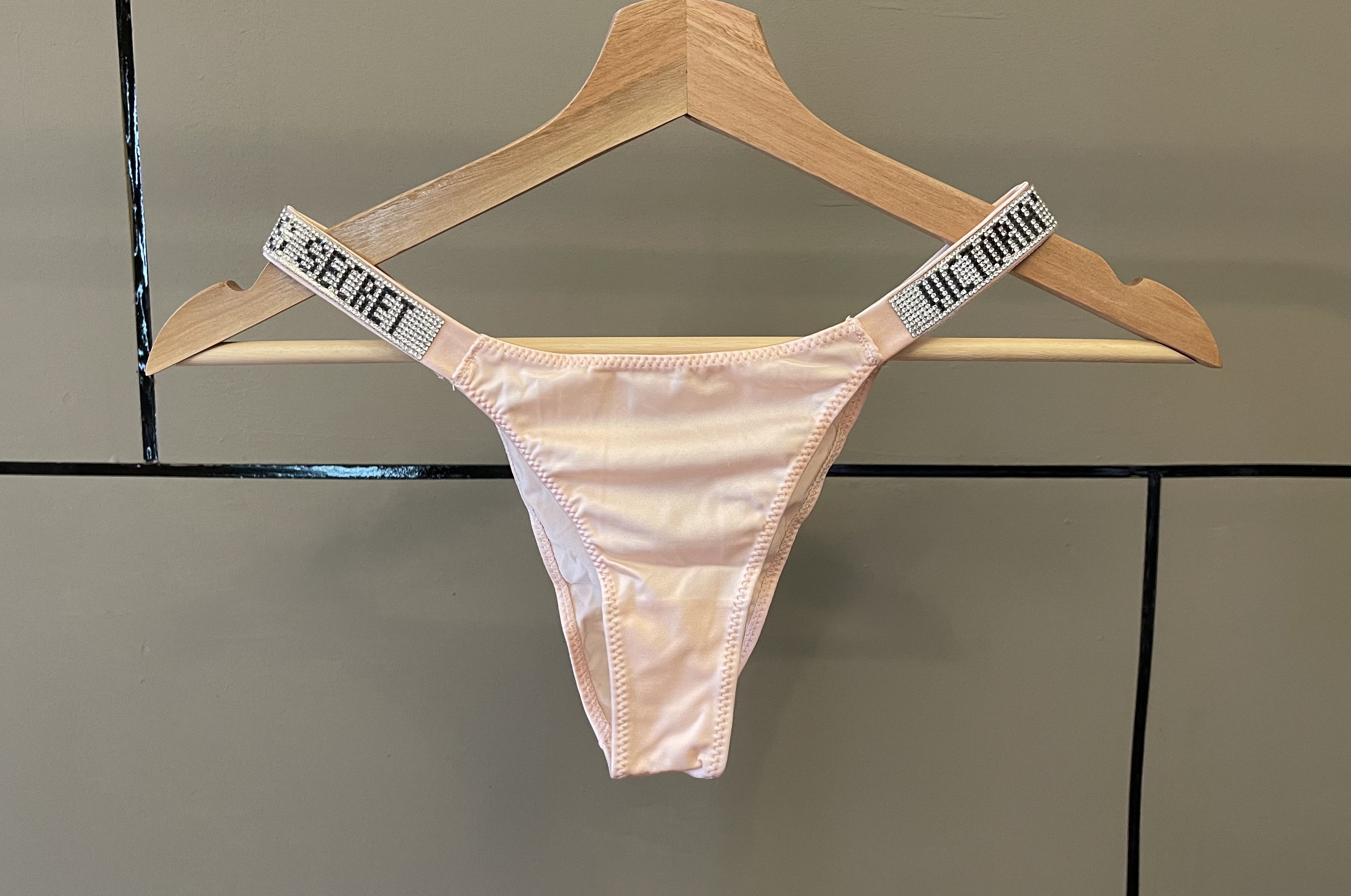 Victoria secret tanga cheekini  Victoria secret thong, Secret, Victoria