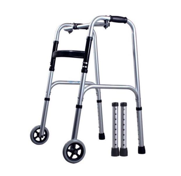 Walking Frame / Foldable (Category: Medical Supplies & Tools) located in Singapore. Submitted by happycloud_e9a497 (Listing ID 1104100457, Image 3). Description: .