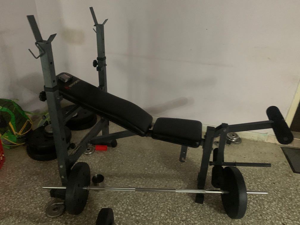 Bench press table and stand , Sports Equipment, Exercise & Fitness