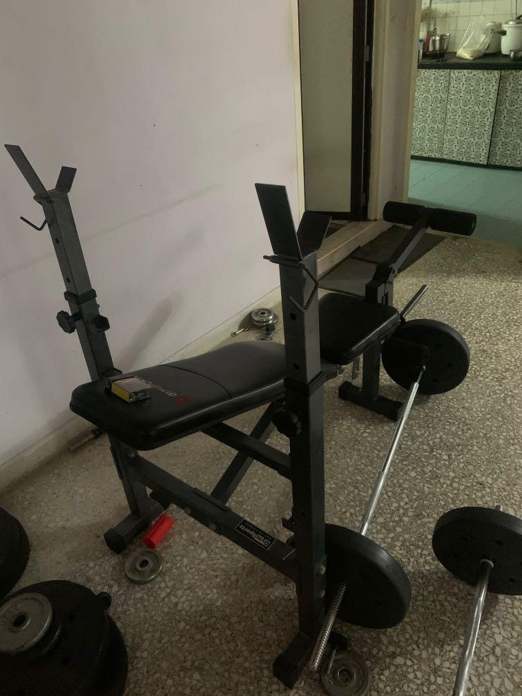 Bench press table and stand , Sports Equipment, Exercise & Fitness