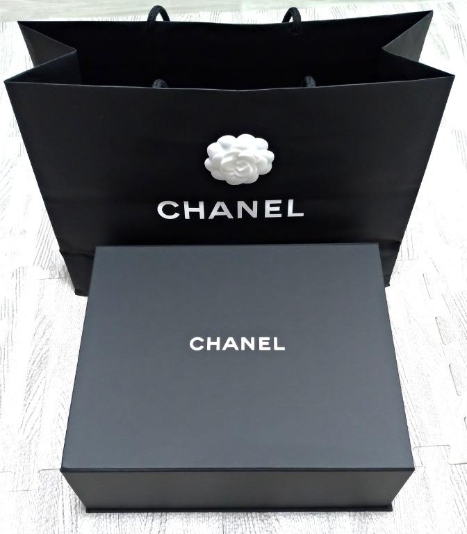 CHANEL 特大磁石盒連白花紙袋, 名牌, 服裝- Carousell