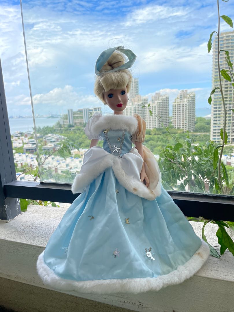 Cinderella porcelain keepsake doll top 2003