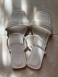 (Kategori: ) berada di . Dikirim oleh studiotpreloved (ID iklan 1098510326, Gambar 1). Deskripsi: .