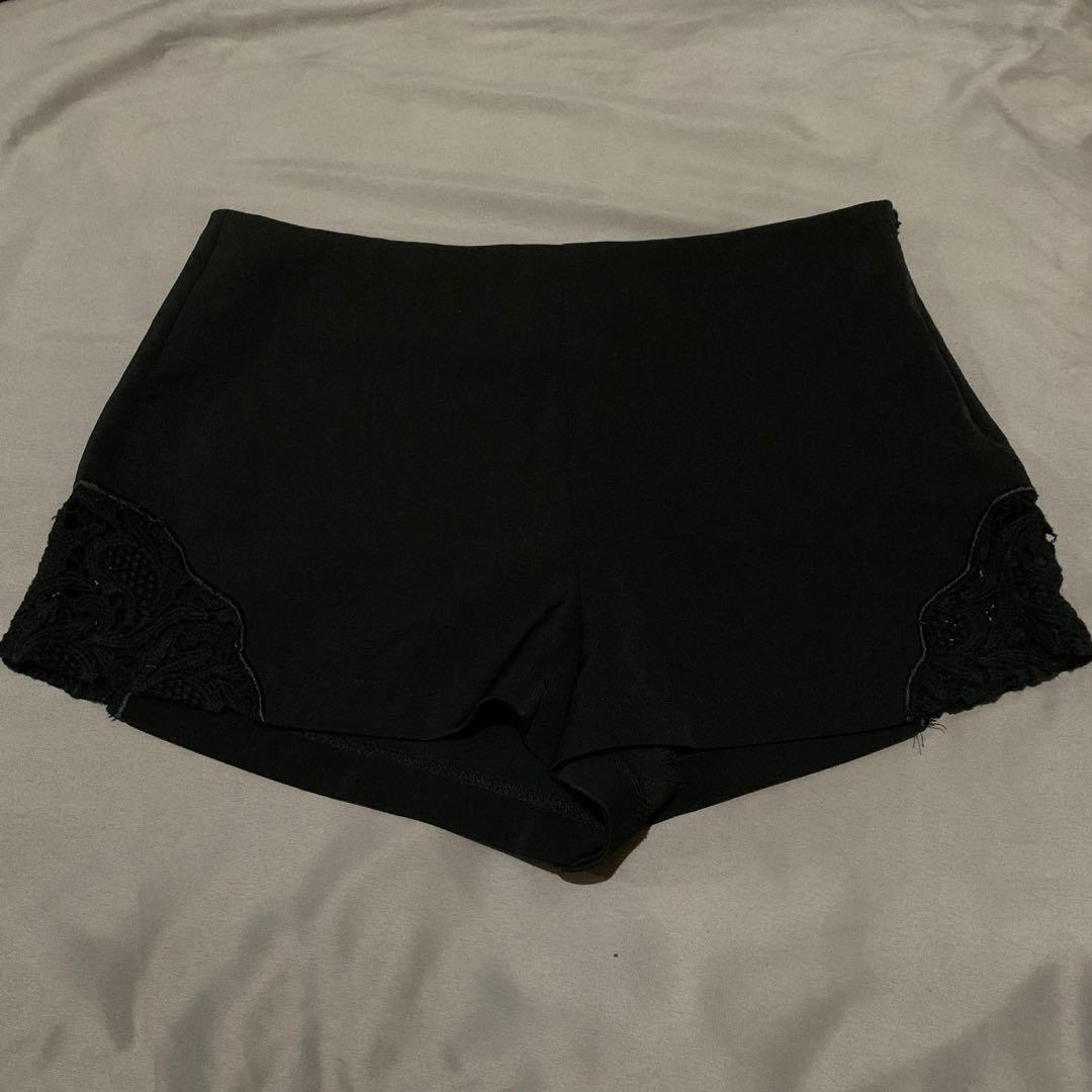 Forever 21 Shorts (Category: Shorts) located in Lapu Lapu. Submitted by declutterdclutter (Listing ID 1098597844, Image 1). Description: Like new! Size 26.