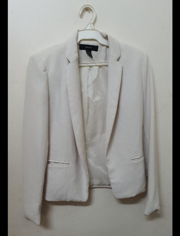 Forever 21 White Blazer Women s Fashion Coats Jackets and Outerwear on Carousell