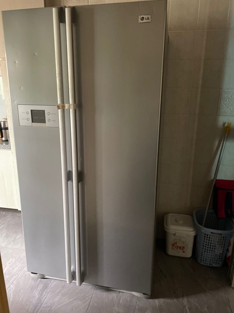 Free fridge to be giving away, TV & Home Appliances, Other Home