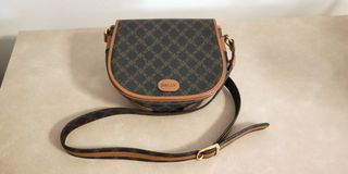 (Category: ) located in . Submitted by joyyy1 (Listing ID 1098559585, Image 1). Description: .