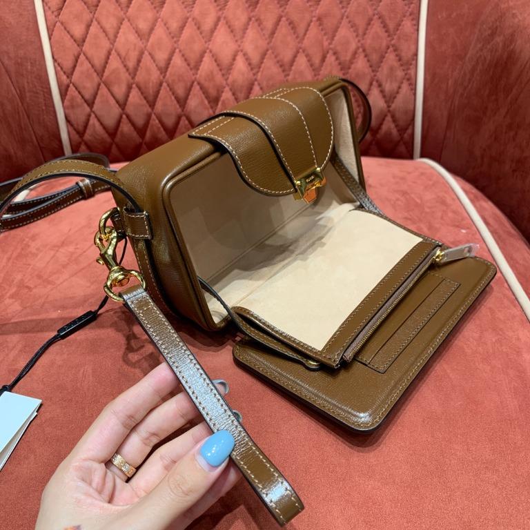 Gg mini bag discount with clasp closure