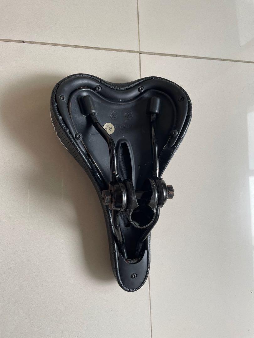 Java Saddle (Category: Parts & Accessories) located in Singapore. Submitted by samtan3039 (Listing ID 1098508938, Image 2). Description: .
