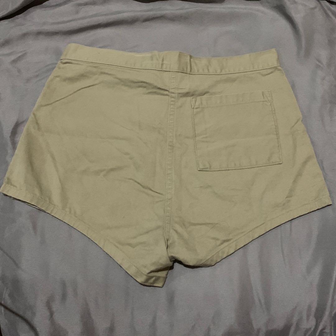 Highwaist Khaki Shorts (Category: Shorts) located in Lapu Lapu. Submitted by declutterdclutter (Listing ID 1098590214, Image 2). Description: Like new!!! Size 30.