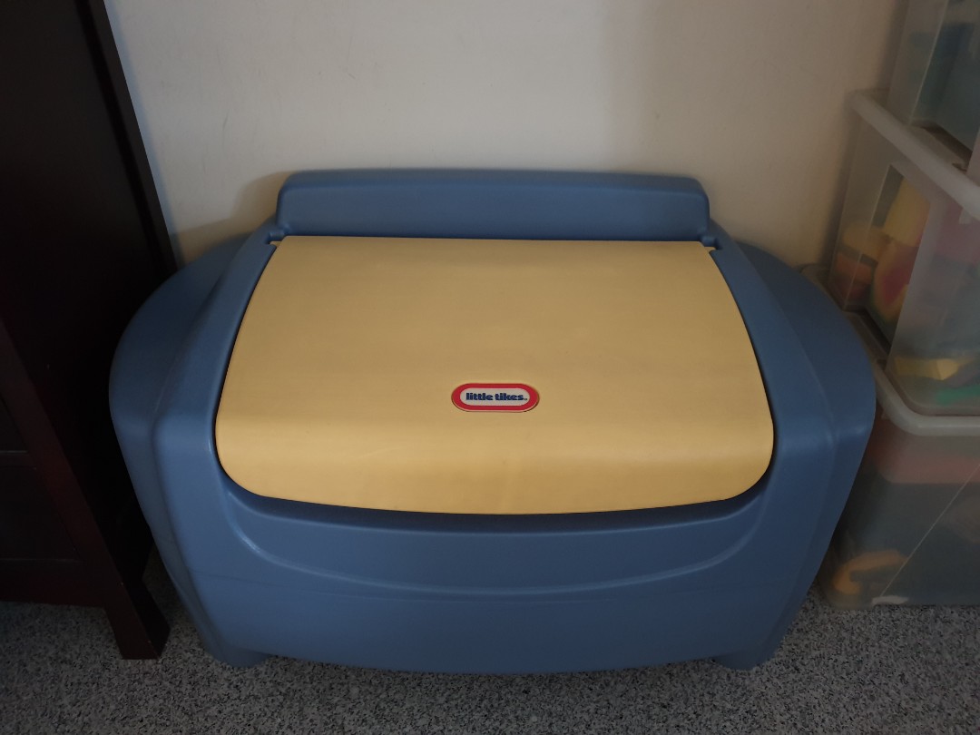 Little tikes red and blue toy box hotsell